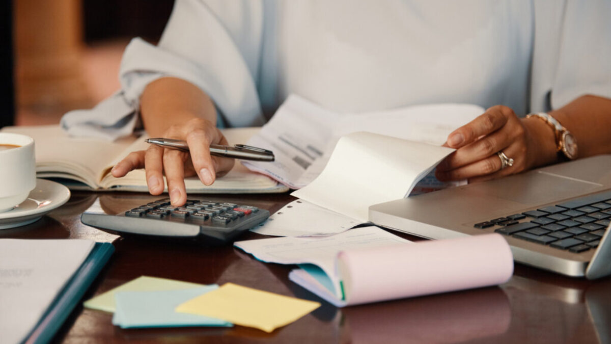 Acompanhe o Desempenho Financeiro com Relatórios e Indicadores
