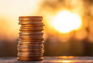 moedas empilhadas representando a mentalidade financeira