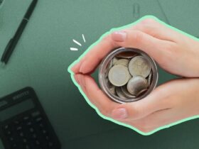 pessoa segurando moedas, representando o que é tesouro direto